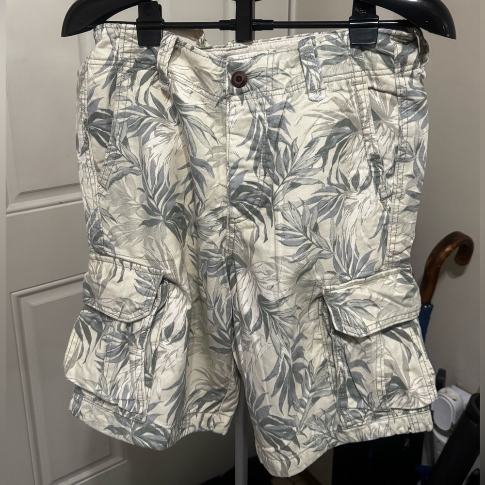 Hollister Shorts I Men’s I Cargo I Leaf Pattern I Size M I Button Fly